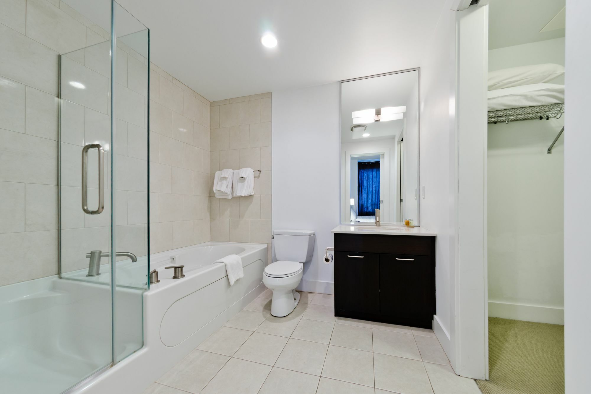 Suite Digs Arriva YYC Exteriör bild