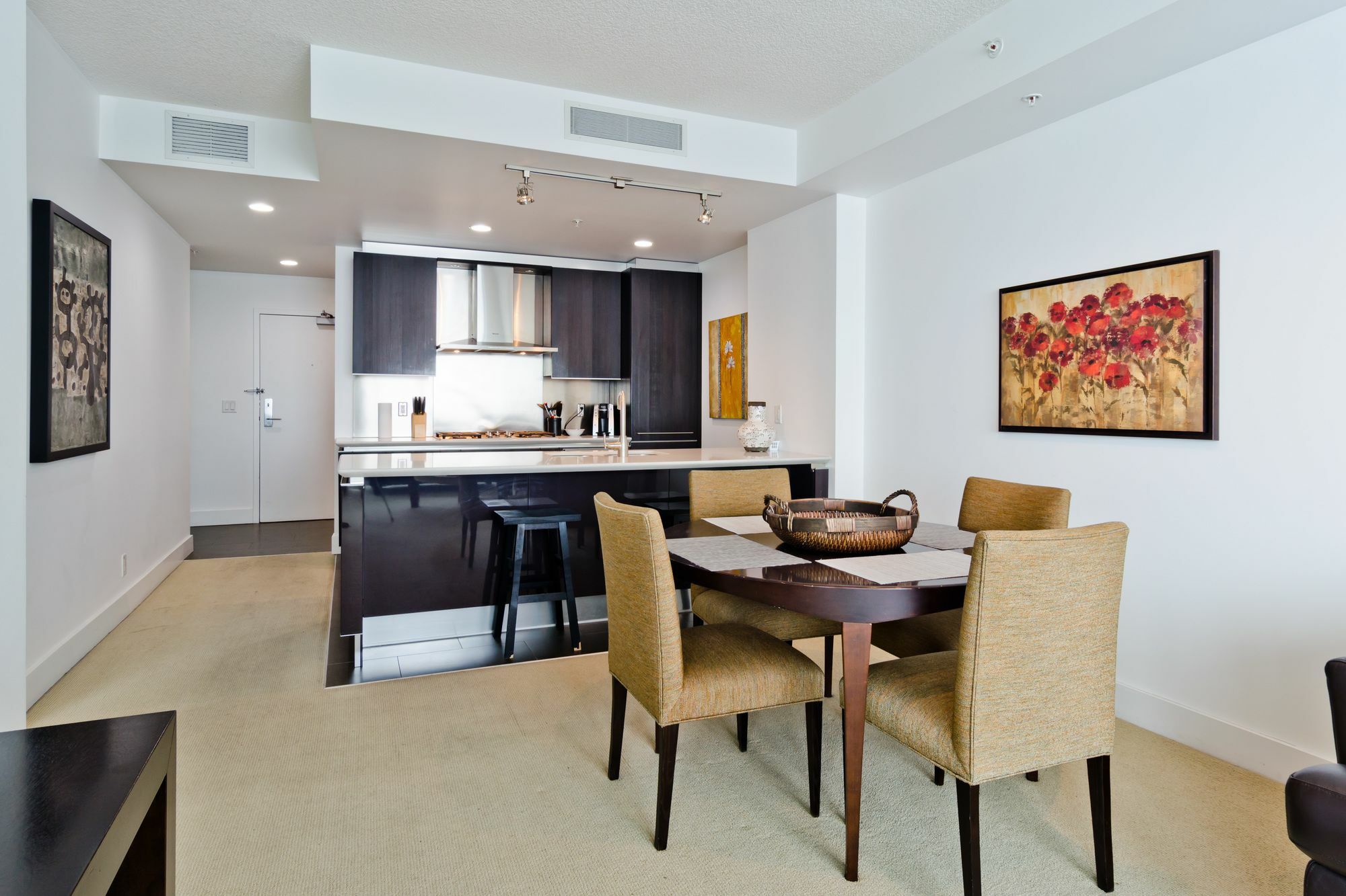 Suite Digs Arriva YYC Exteriör bild